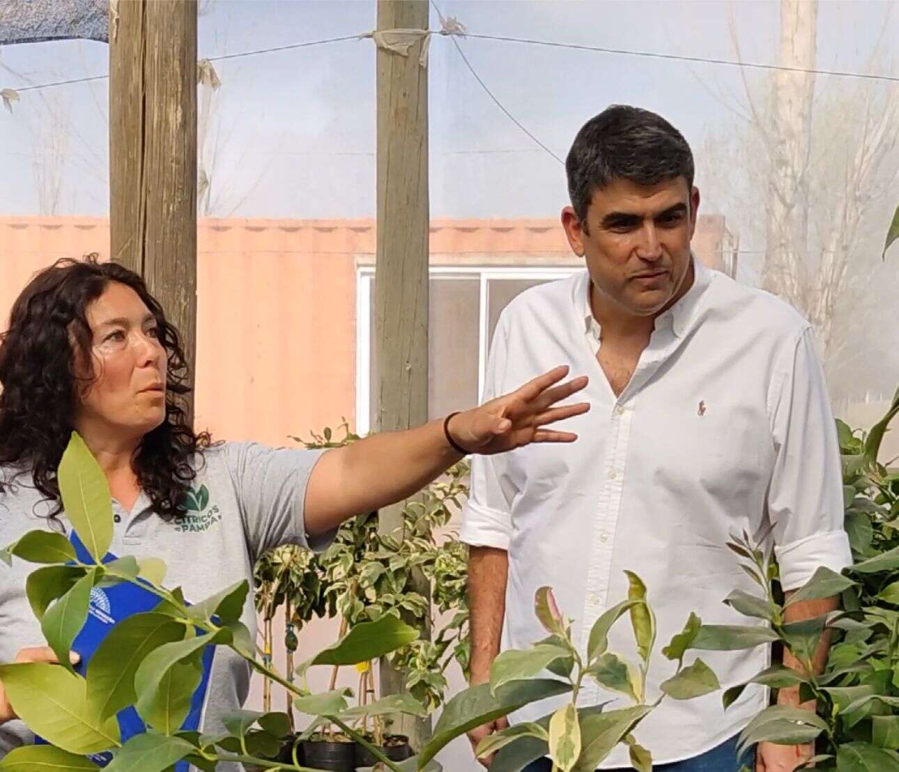 Bensusán entregó reconocimiento del Senado a productora pampeana