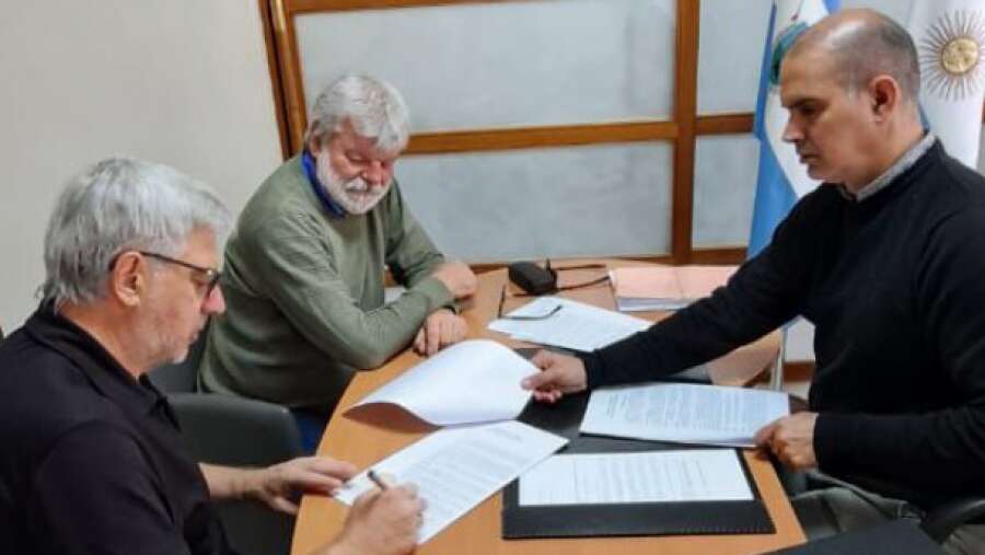 Un empresario ampliará la producción de pistacho en Casa de Piedra