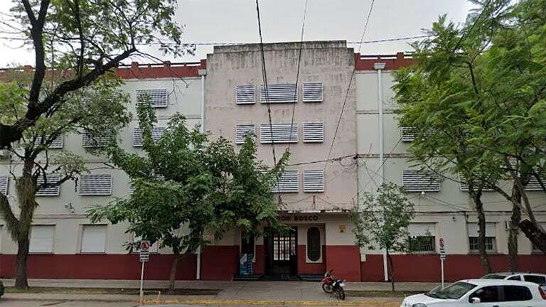 Chaco: Denuncian a alumnos de un colegio por la venta de fotos de compañeras desnudas creadas con IA