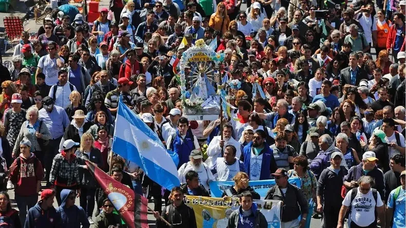 Peregrinación a Luján: Miles de fieles comenzaron a marchar desde Liniers