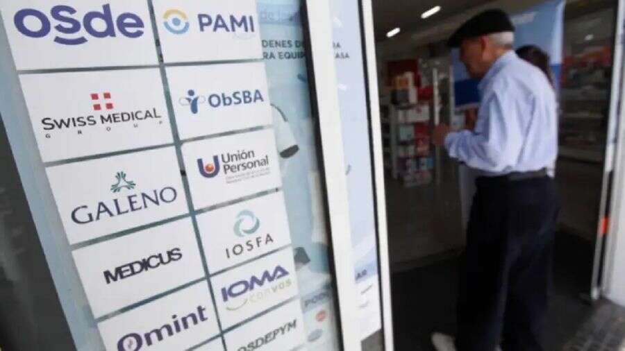 El Gobierno informó a las prepagas que ya no triangularán los fondos con las obras sociales