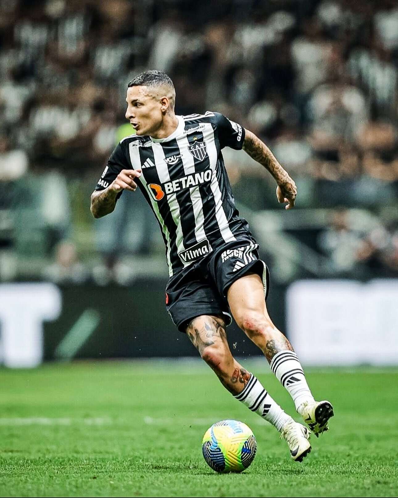 Fútbol: Una figura de Atlético Mineiro se lesionó y podría ser baja frente a River