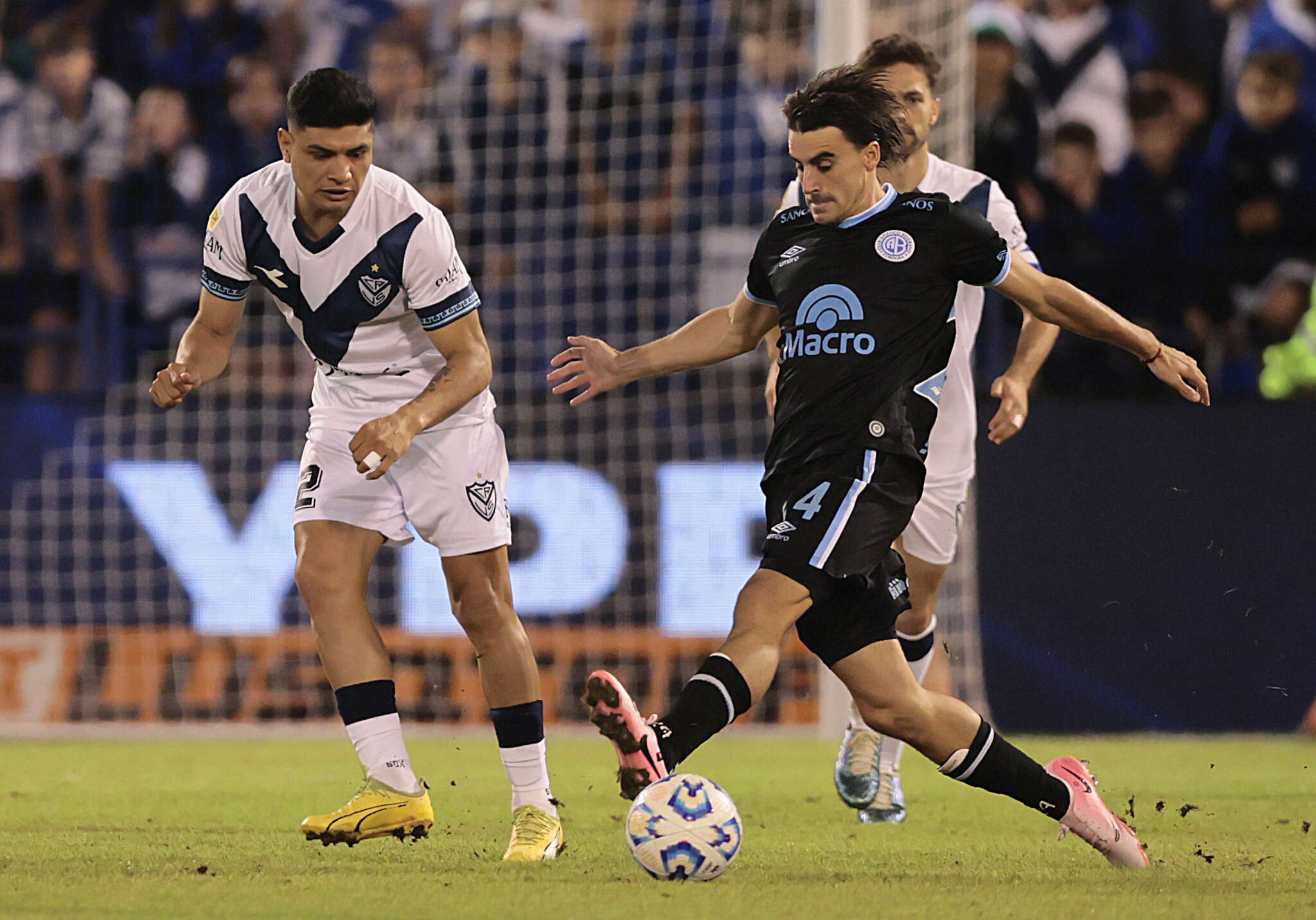 Fútbol: Vélez empató con Belgrano y peligra su liderazgo