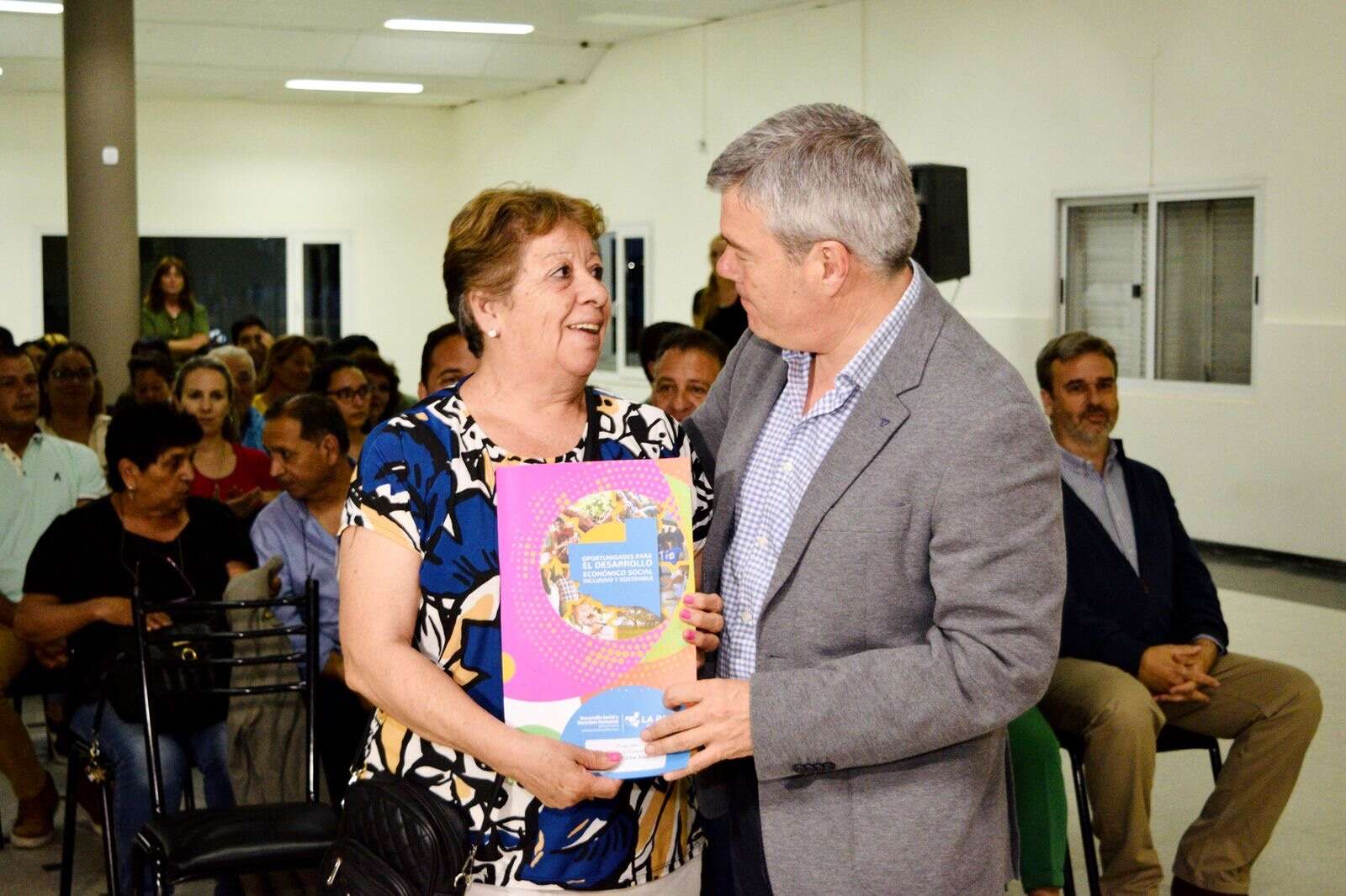 Entregaron créditos de Economía Social a emprendedores en Santa Rosa