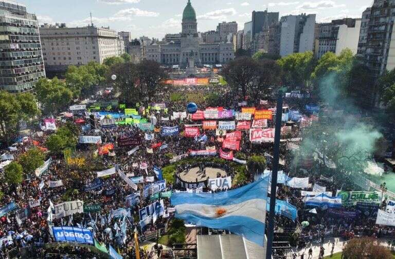 Docentes universitarios rechazaron el aumento del 6,8%, pero el Gobierno lo impondrá por decreto