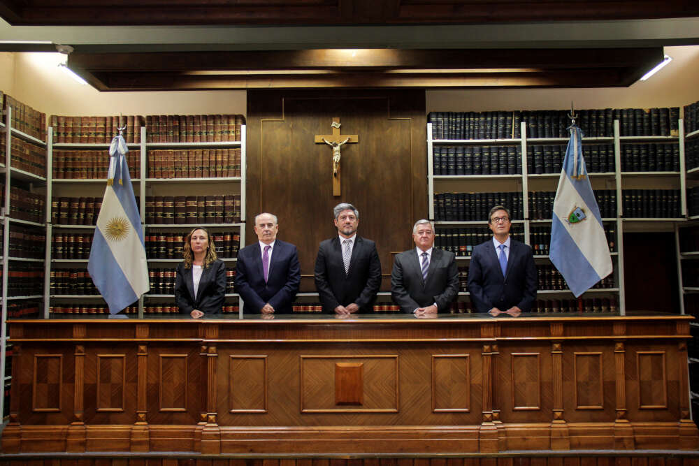 Fuero familia: El STJ dijo que los jueces no pueden delegar todo en las Defensorías