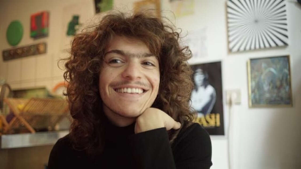 Rocco Posca, entre la música y la actuación: el sufrimiento detrás del éxito de ”˜La Sociedad de la nieve”™ y el apoyo de Favio, su padre