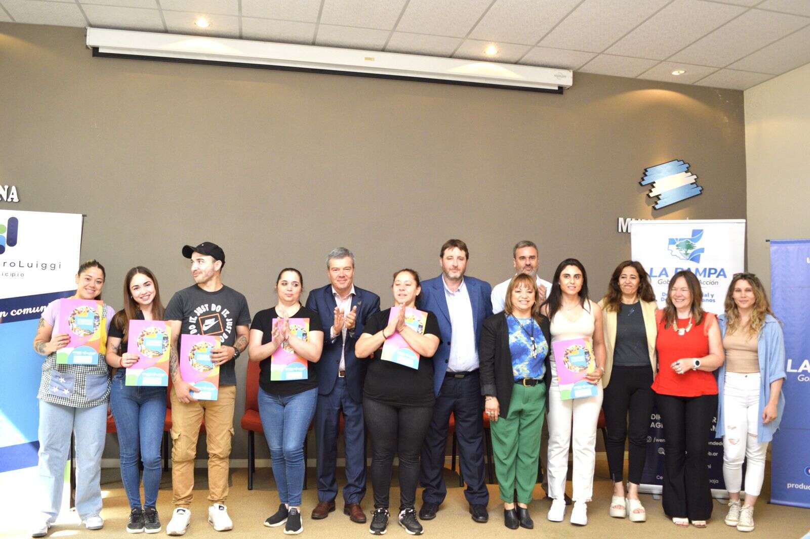 Ingeniero Luiggi: Entregaron créditos de Economía Social y Participación Comunitaria