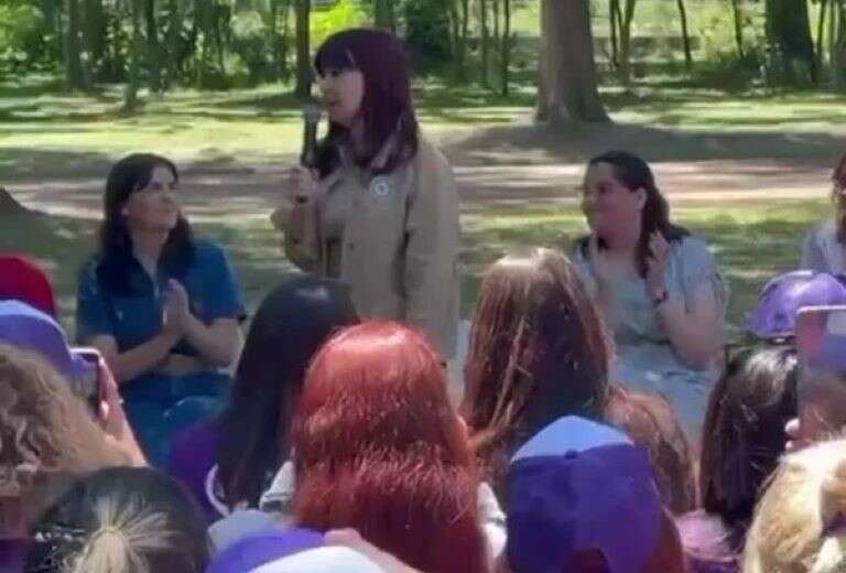 Cristina Kirchner: “Como no me pueden dar una piña, hacen cosas como las que hicieron hoy en Comodoro Py”