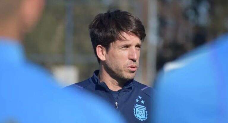 Fútbol: la AFA anunció a Diego Placente como el nuevo DT de la Selección Sub-20