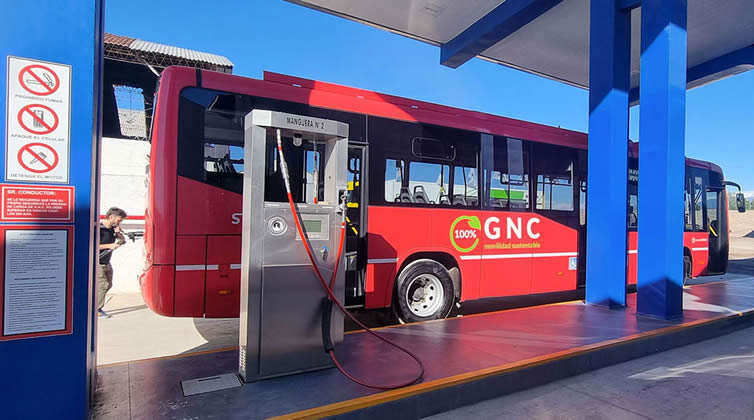 Desde este viernes sólo las estaciones habilitadas podrán cargar GNC al transporte pesado