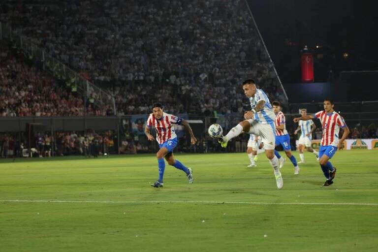 Fútbol: Argentina no jugó bien y cayó ante Paraguay por las Eliminatorias Sudamericanas
