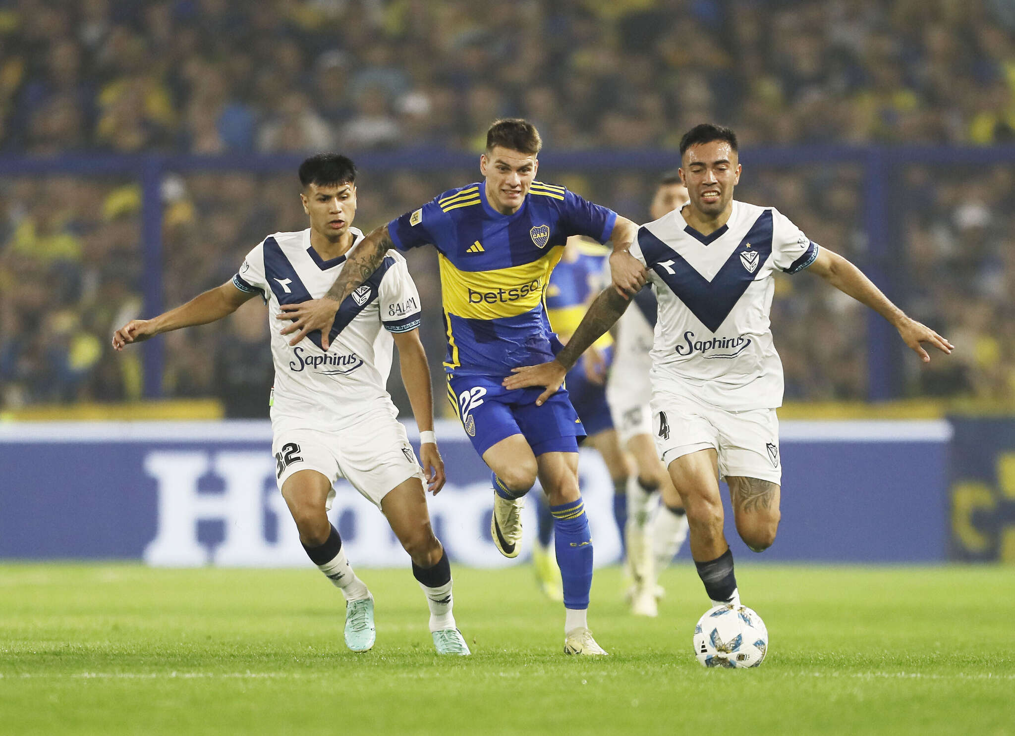Fútbol: Boca y Vélez se enfrentan por un lugar en la final de la Copa Argentina