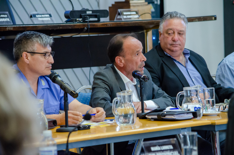 El ministro Di Nápoli y su equipo pasaron por Diputados para hablar del Presupuesto 2025