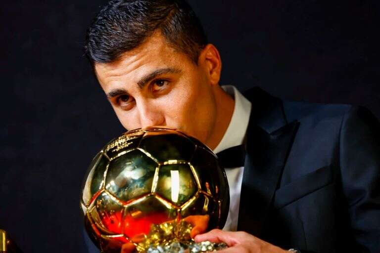 Fútbol: El ganador del Balón de Oro que se rindió ante Messi y lo eligió como el mejor jugador de la historia