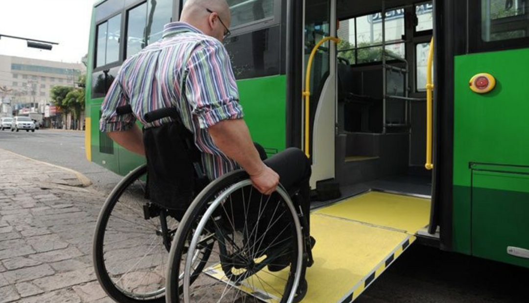 Las empresas de micros deberán cumplir con los pasajes para las personas con discapacidad