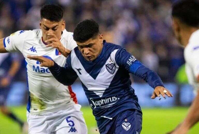 Fútbol: Vélez derrotó a Tigre por 1 a 0 y se reafirma como puntero de la Liga Profesional