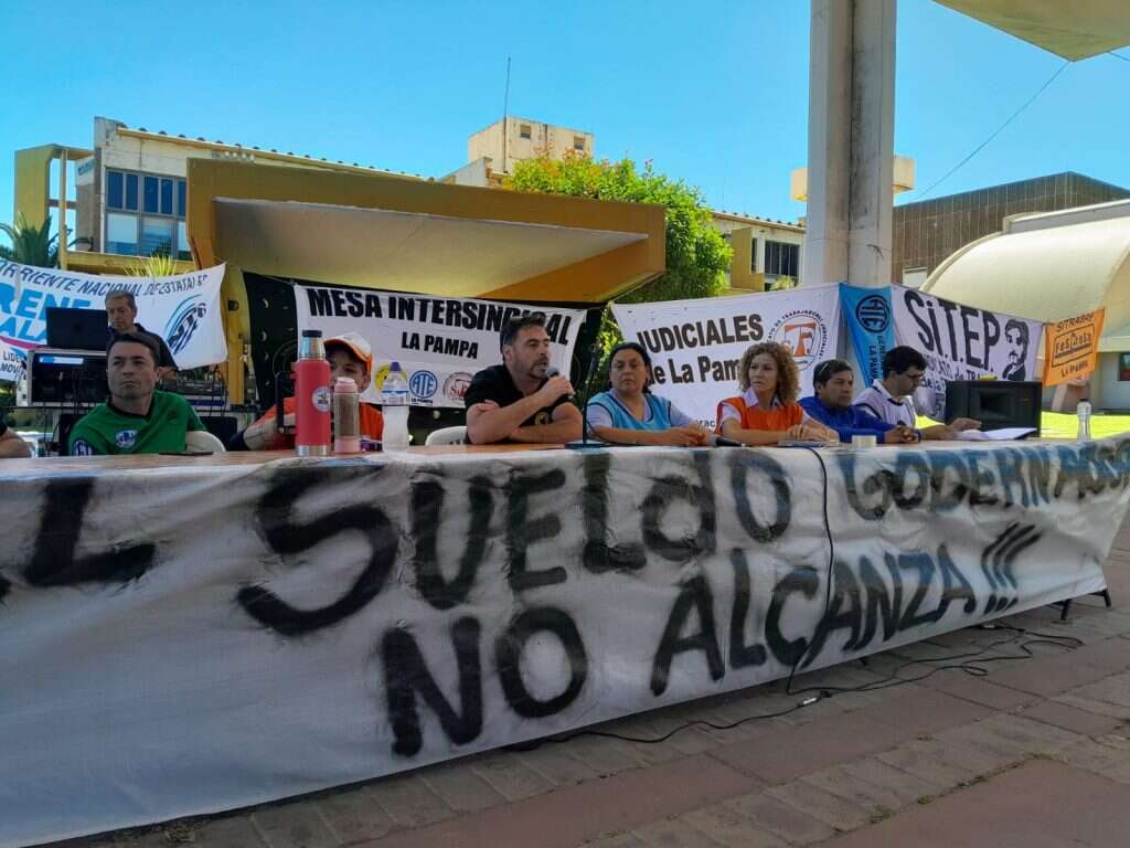 La Mesa Intersindical se moviliza desde las 10 horas en la plaza San Martín