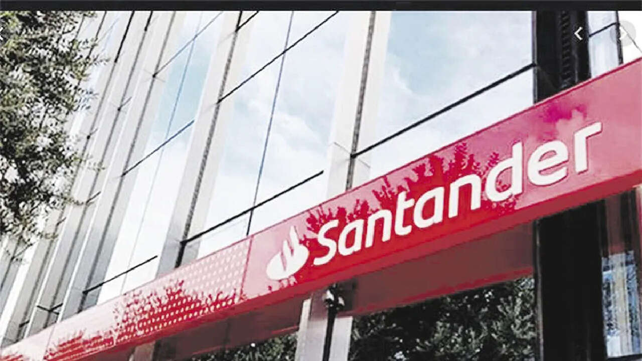 La SEC investiga a Santander por el uso de WhatsApp en comunicaciones comerciales