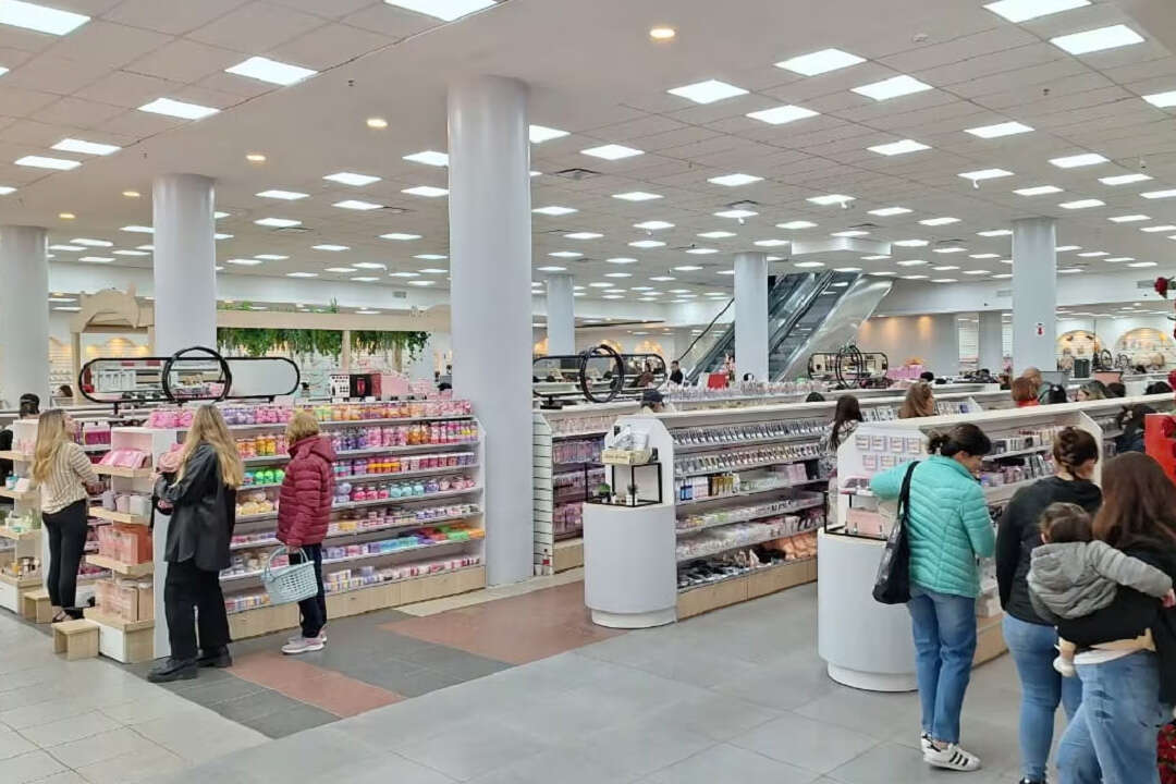 El fenómeno de los bazares chinos en Argentina: los nuevos “Todos x 2 pesos” que proliferan al calor de la apertura de importaciones
