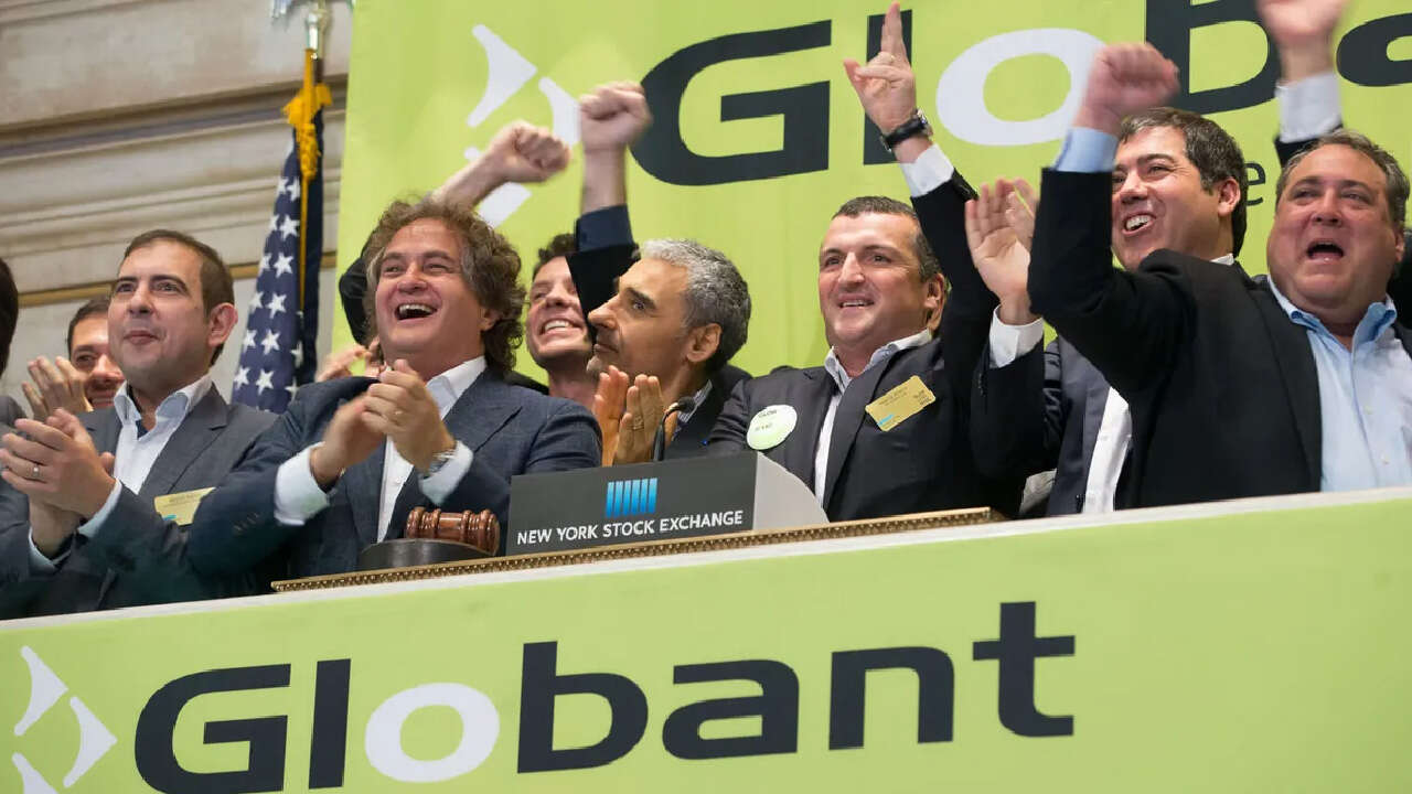 Globant en el ojo de la tormenta: salarios congelados y pérdida de talentos