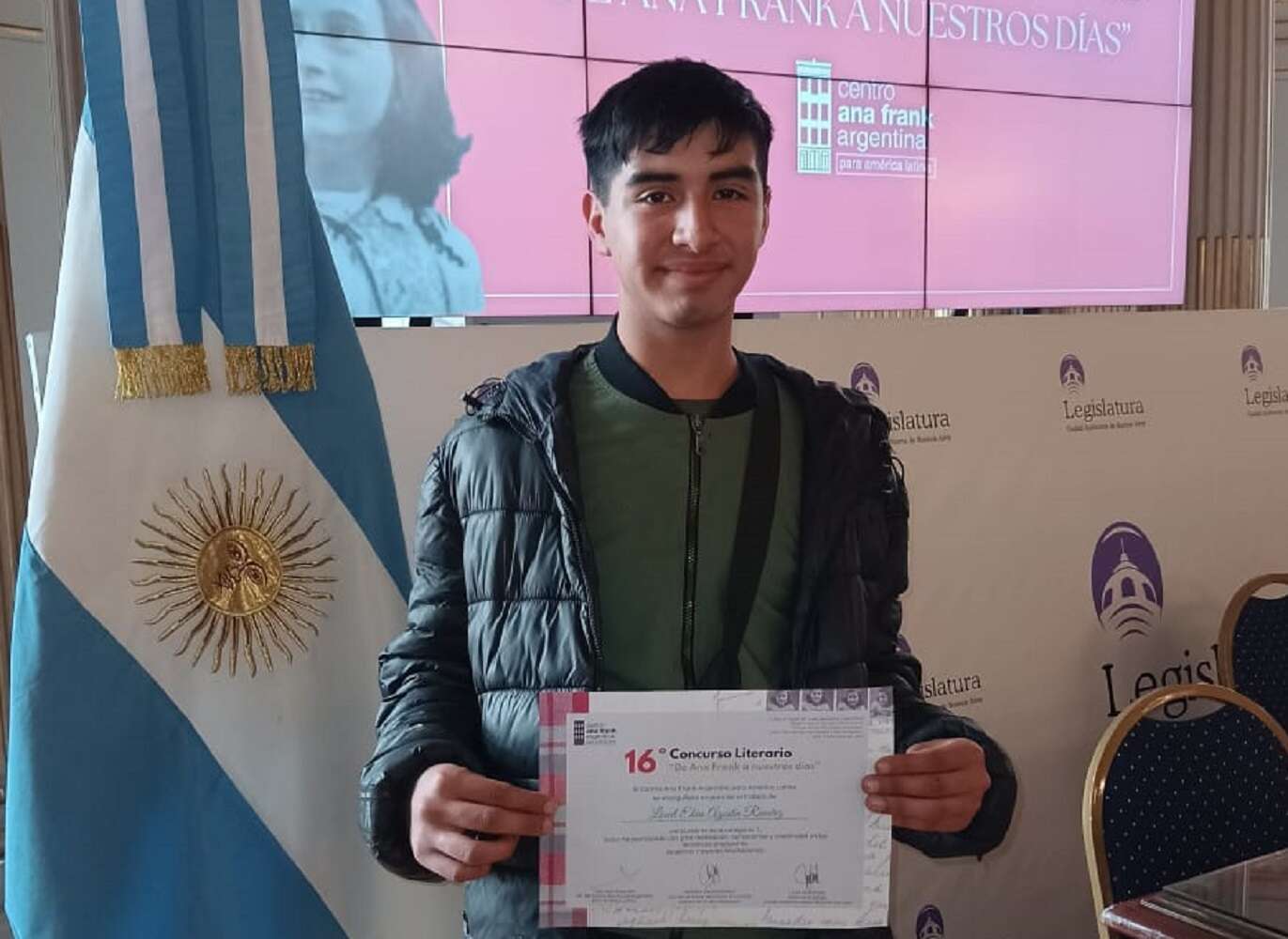 Estudiante pampeano ganó concurso nacional de literatura y viajará a Amsterdam