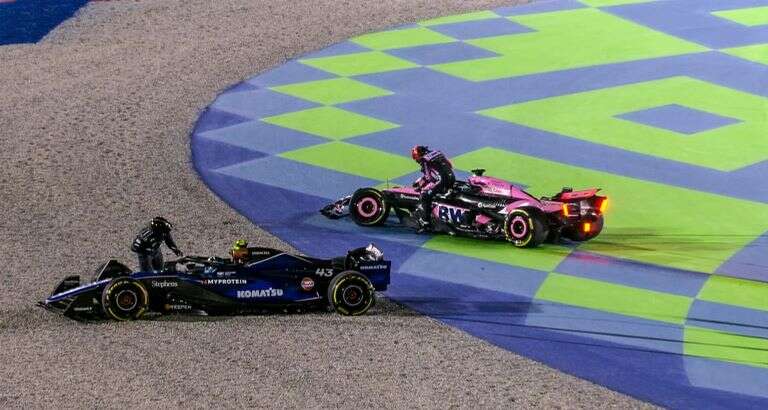 Automovilismo: Colapinto chocó en la primera curva del Gran Premio de Qatar y se terminó su participación en la carrera