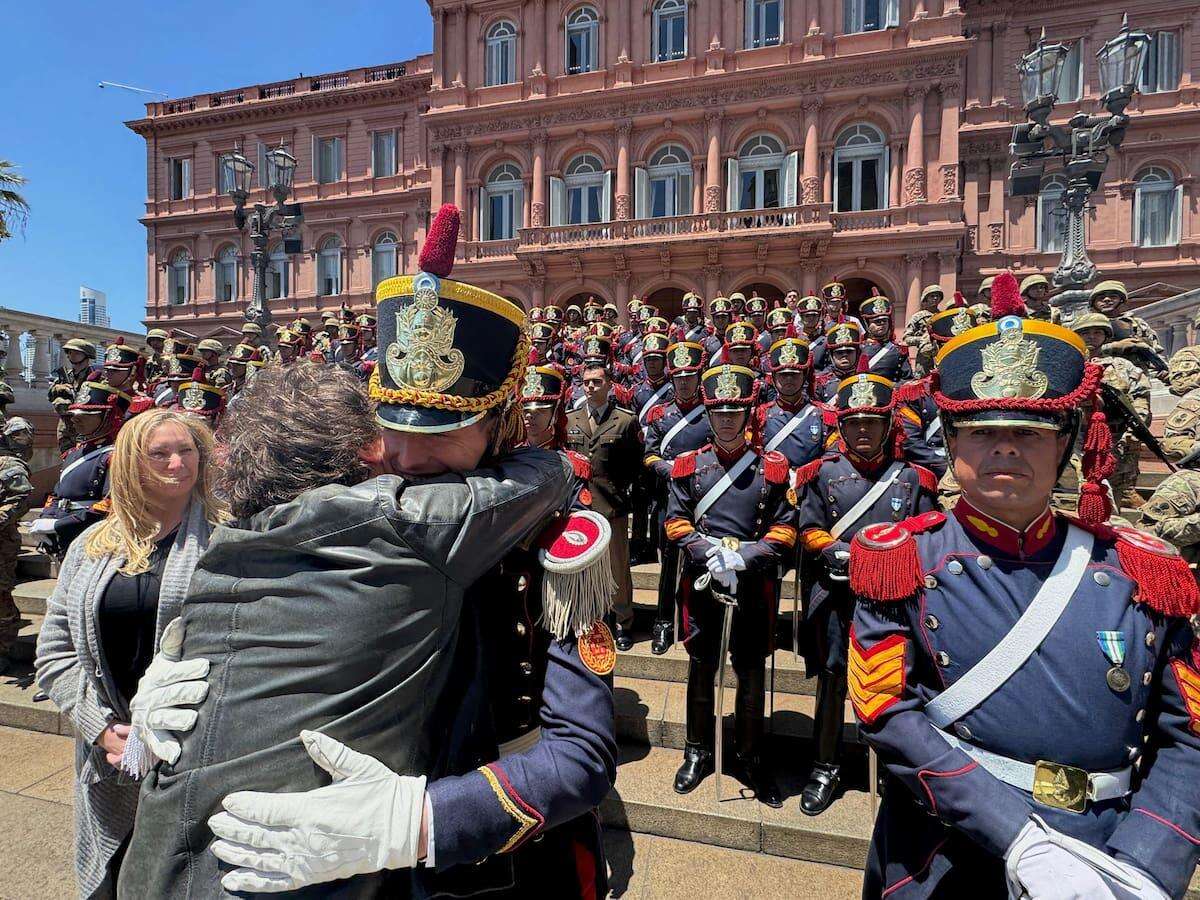Javier Milei almorzó con el Escuadrón Ayacucho de granaderos