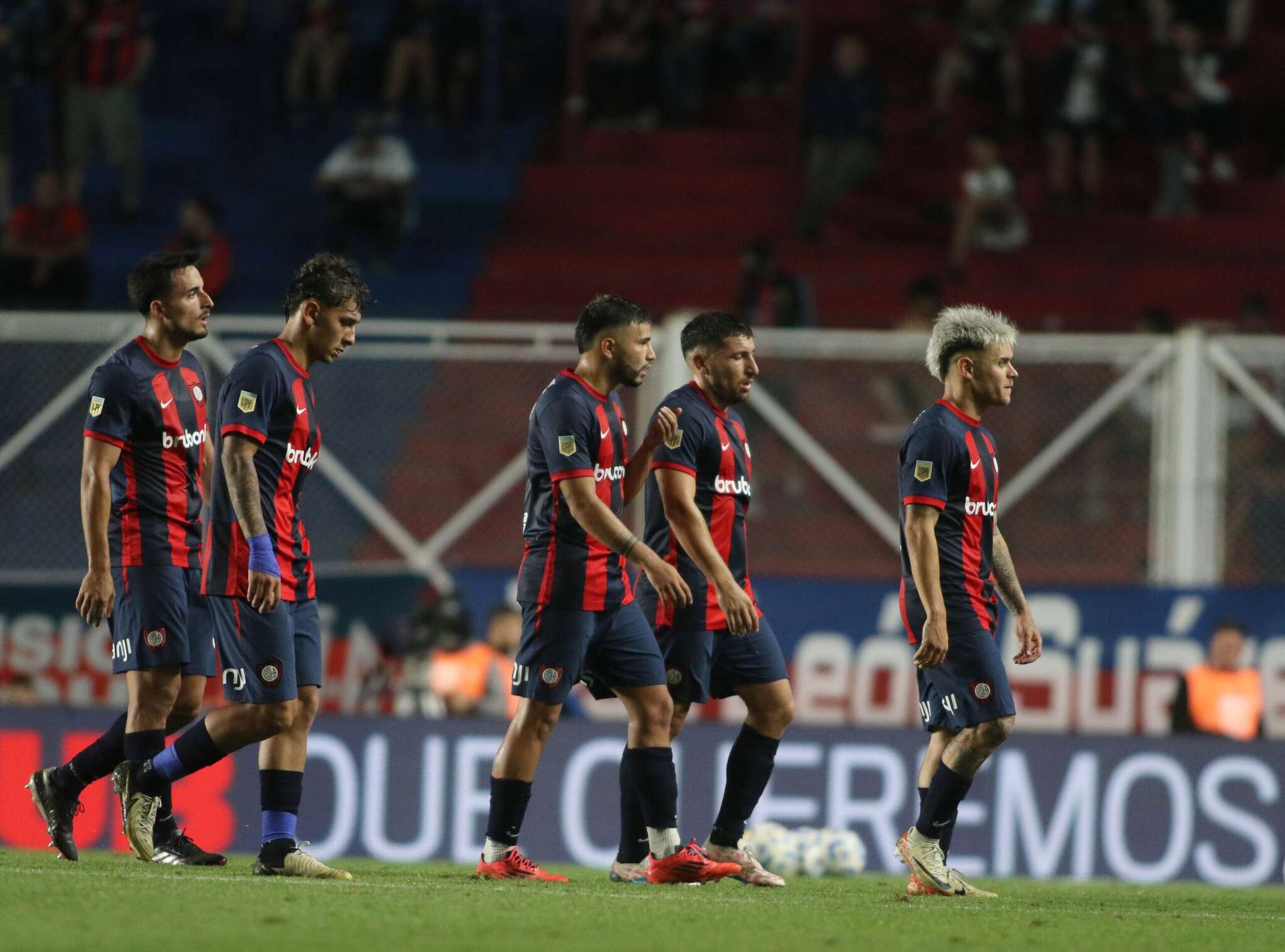 Fútbol: San Lorenzo cayó ante Tigre y el público estalló ante los jugadores y dirigentes