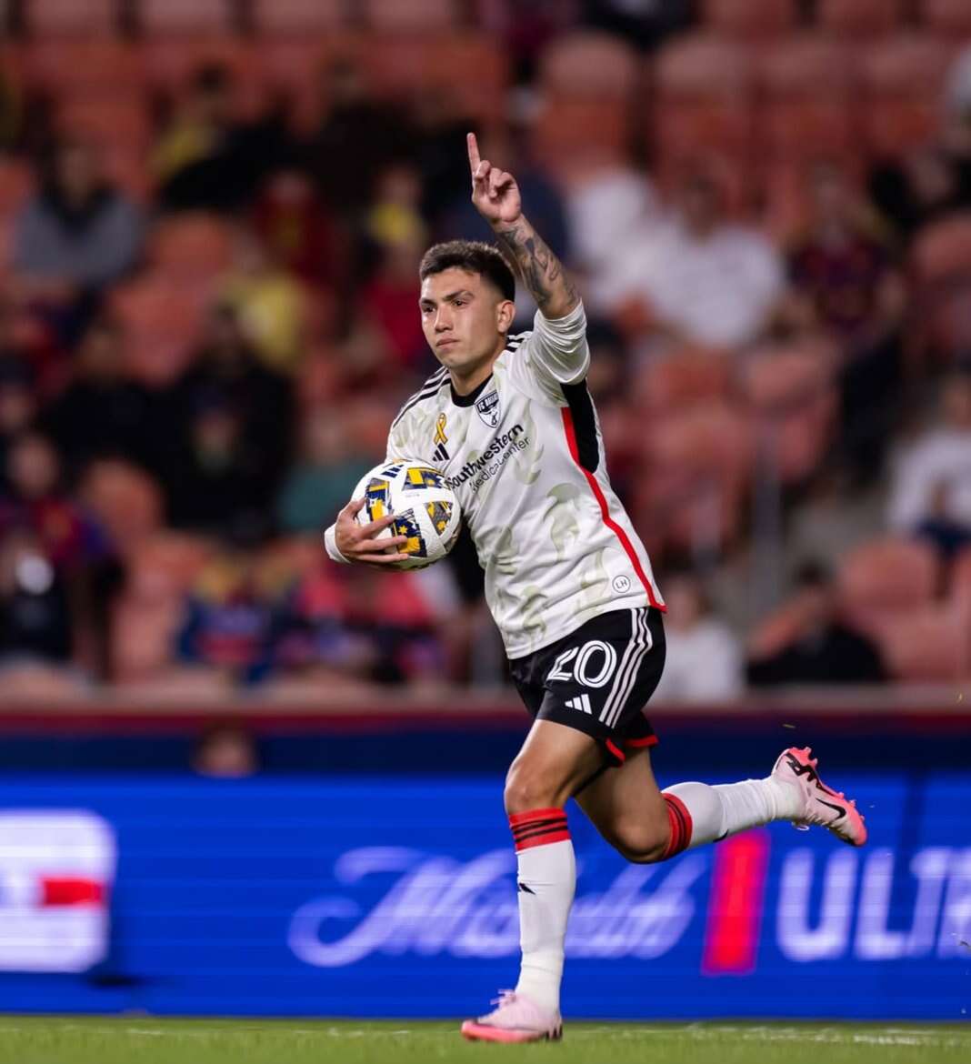 Fútbol: Boca ya acordó con Alan Velasco y ahora negocia con Dallas para que sea nuevo jugador del xeneize