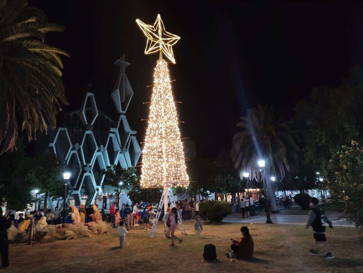 Santa Rosa dio inicio a la temporada navideña con el encendido de luces