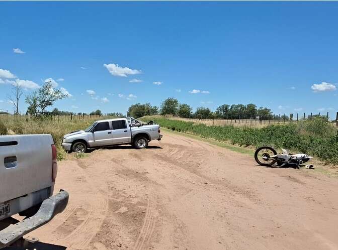 Quemú: Un motociclista murió luego de un choque contra una camioneta en un camino vecinal