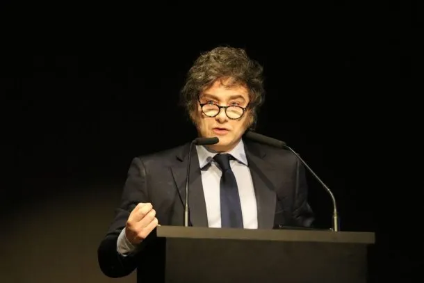 Javier Milei buscará avanzar con una reforma laboral, previsional y más privatizaciones en el 2025