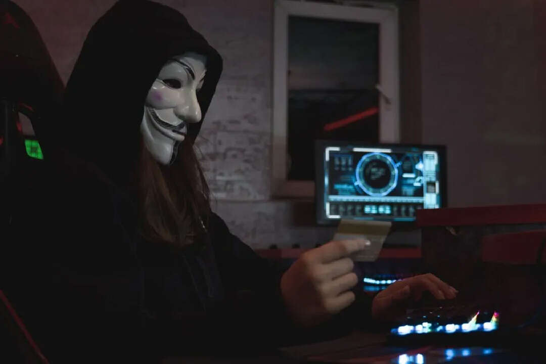 La otra cara de la Inteligencia Artificial: identifican siete amenazas de fraude financiero que usan esta tecnología