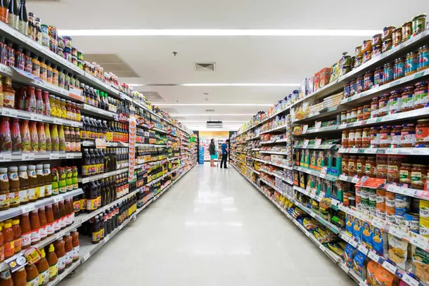 Quienes dolarizaron los precios ahora deberán bajarlos porque los pesos son los que mandan