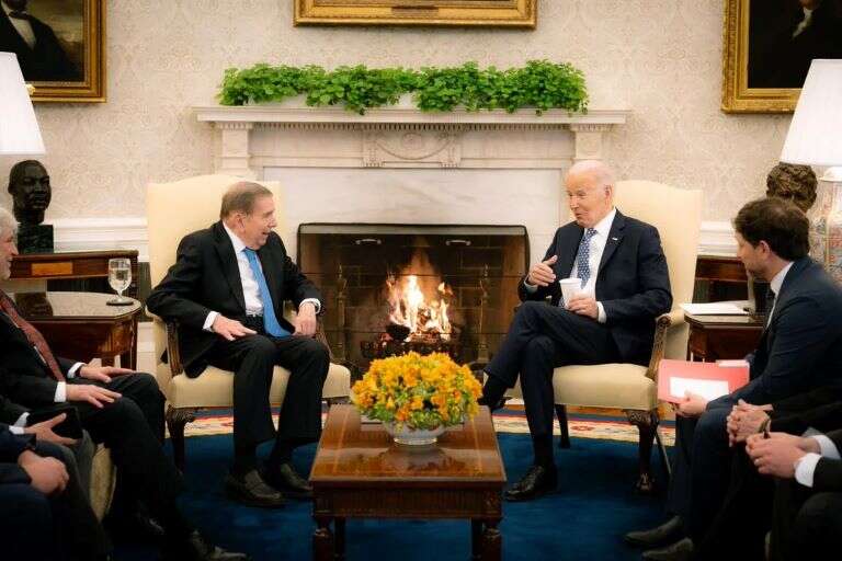 Estados Unidos: Joe Biden recibió a Edmundo González Urrutia y exigió “una transición pacífica de poder” en Venezuela