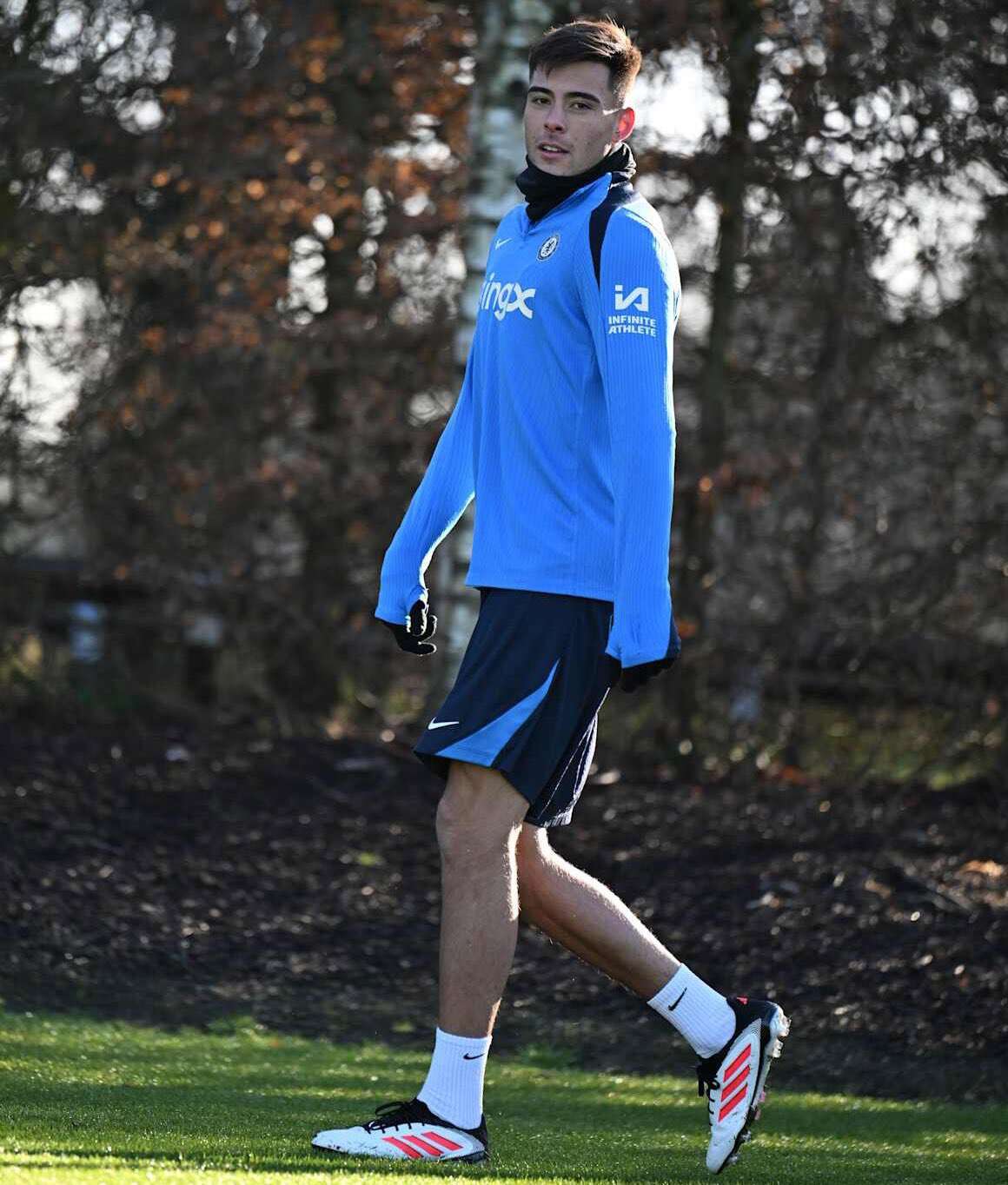 El entrenador del Chelsea le dio la bienvenida al pampeano Aaron Anselmino: “Puede ser muy importante para nosotros”