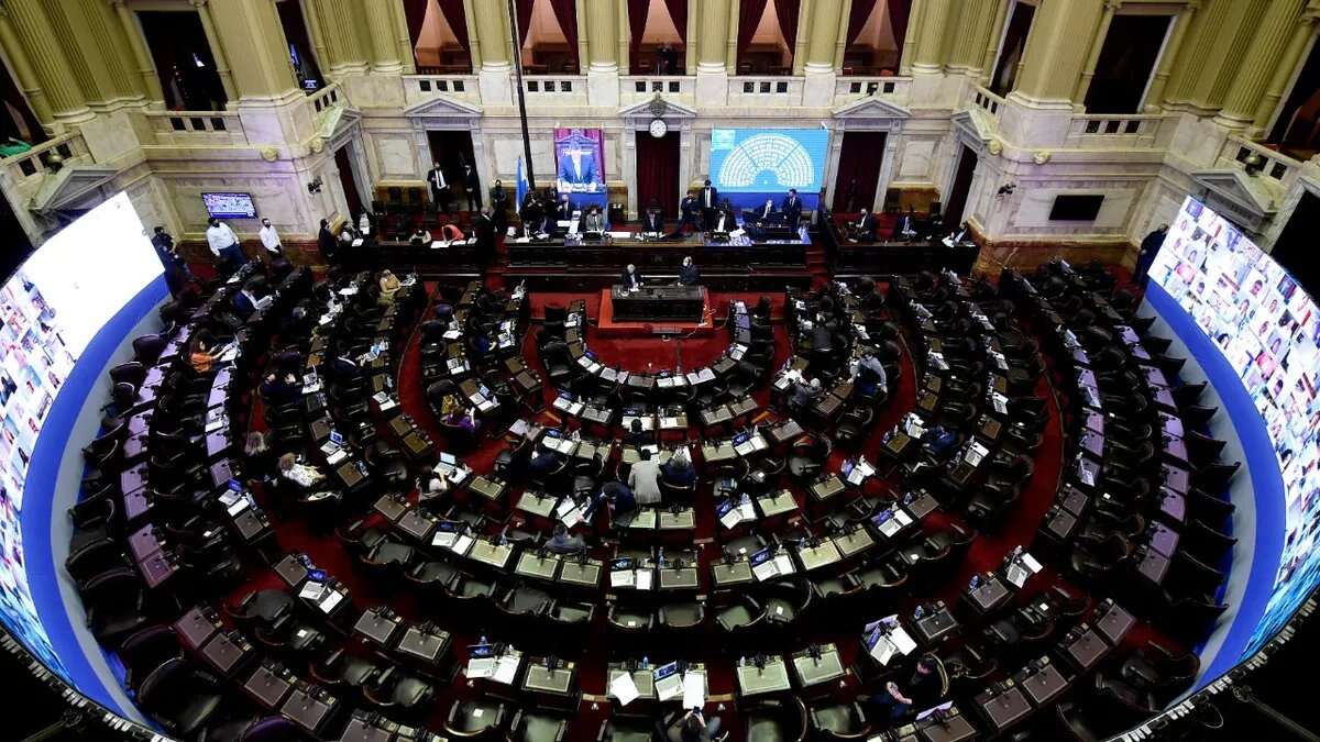 Villarruel no prorrogó el congelamiento y ya rige el aumento para que los senadores cobren $9,5 millones