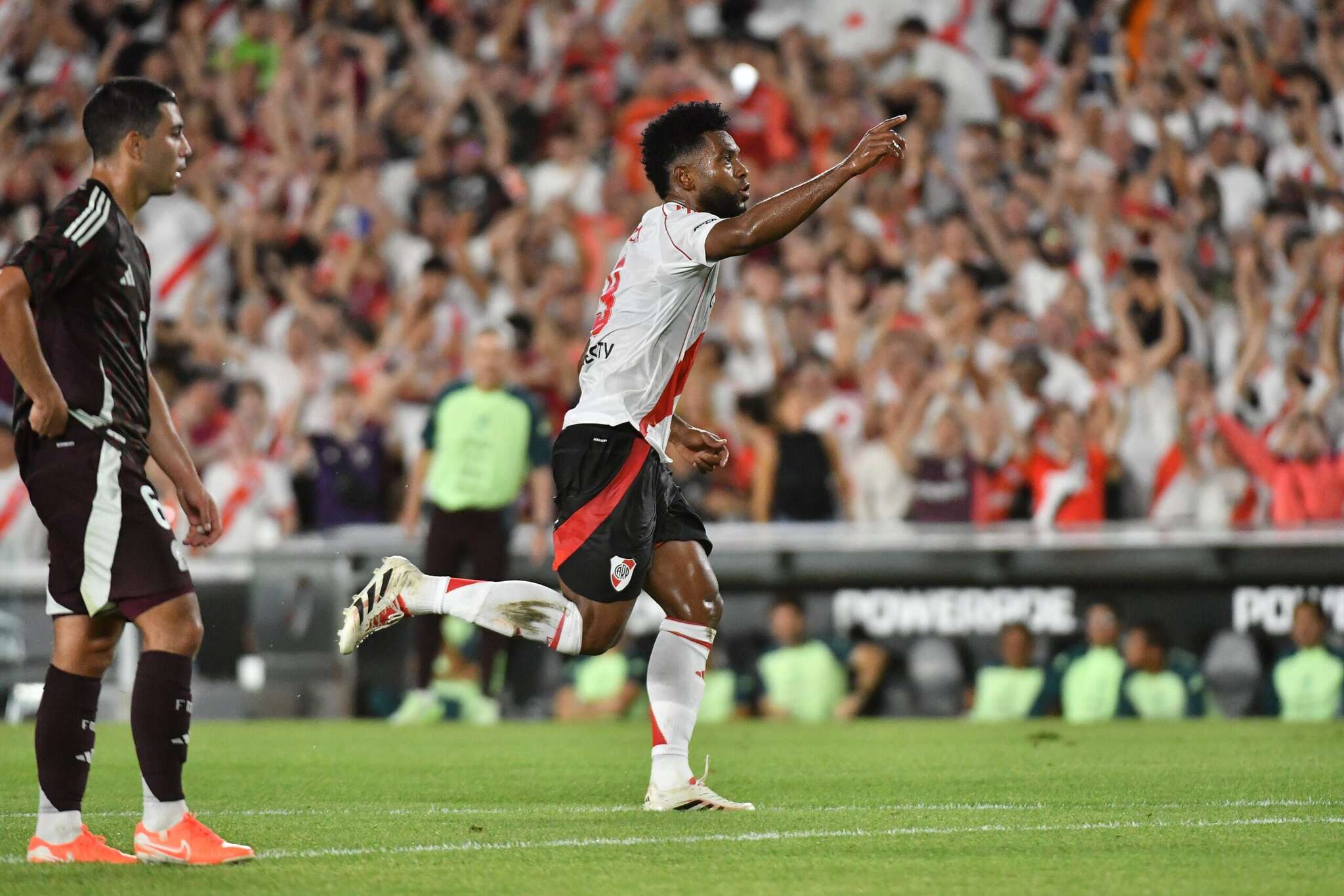 Fútbol: River venció a México en el Más Monumental