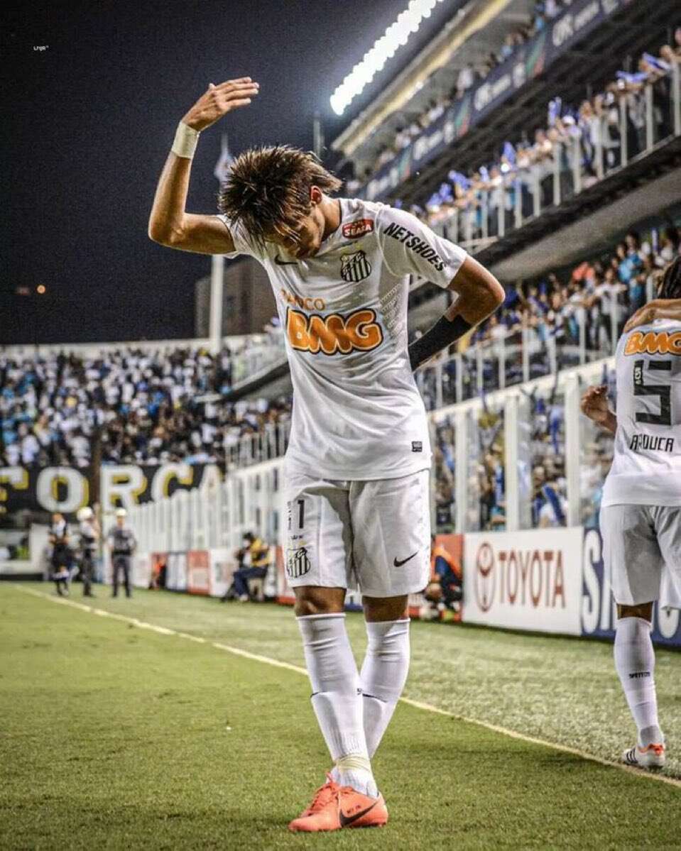 Fútbol: En Brasil aseguran que Neymar regresa al Santos