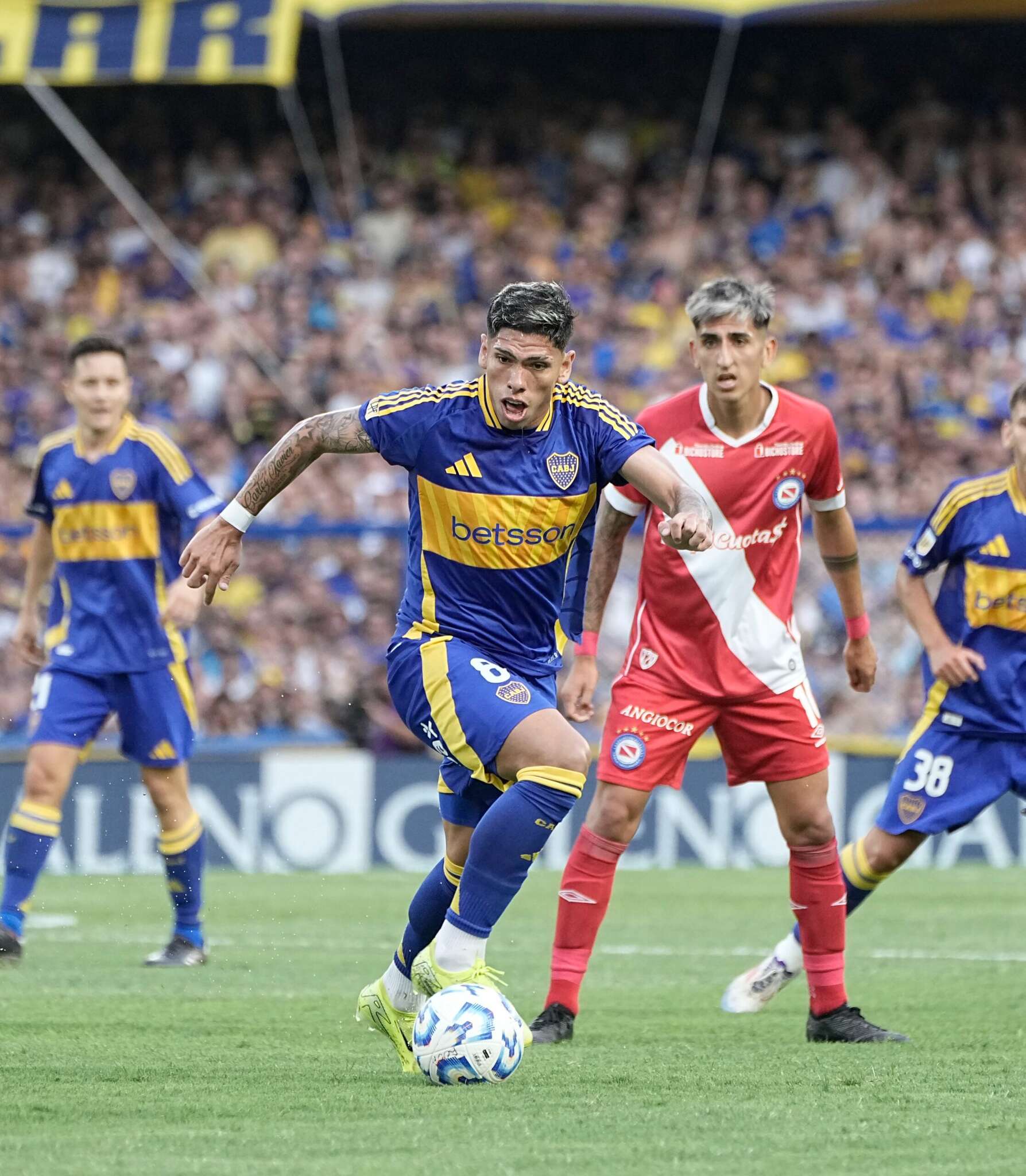 Fútbol: Boca no hizo pie y empató con Argentinos en el debut