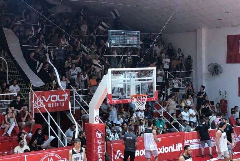 Básquetbol: Pico FBC jugó un gran partido pero terminó perdiendo ante Viedma porque “algo huele a podrido en Dinamarca”