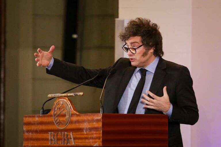 Milei aseguró que el cepo cambiario es un “mamarracho que se termina este año de una vez por todas”
