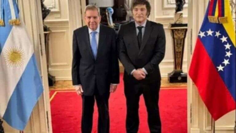 El venezolano González Urrutia se reunió con Milei y salieron al balcón de la Casa Rosada