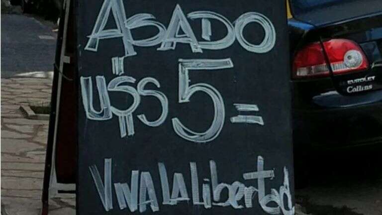 Desde hoy, los precios podrán mostrarse en dólares en Argentina