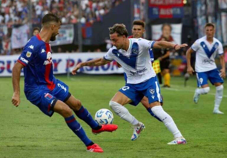 Fútbol: Vélez perdió por goleada con Tigre en el inicio del Torneo Apertura 2025