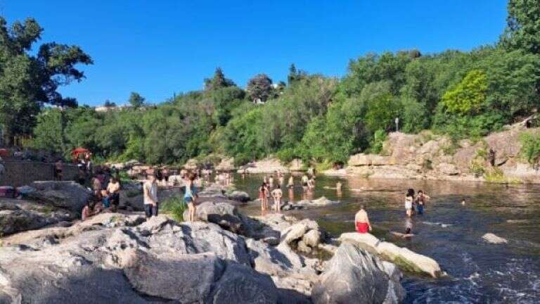 Córdoba: Un pampeano murió al tirarse al río y golpear la cabeza contra una piedra