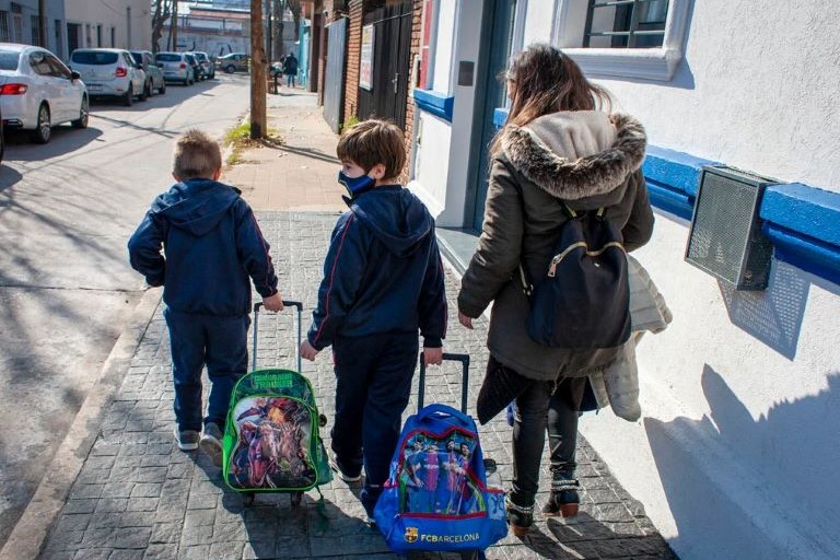 El Gobierno Nacional anunció un refuerzo para la ayuda escolar anual Â¿de cuánto será y cómo se cobra?