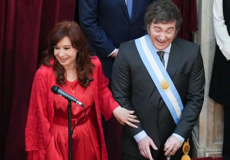 Según encuesta, tras Criptogate Javier Milei supera por poco a Cristina Kirchner en percepción de honestidad