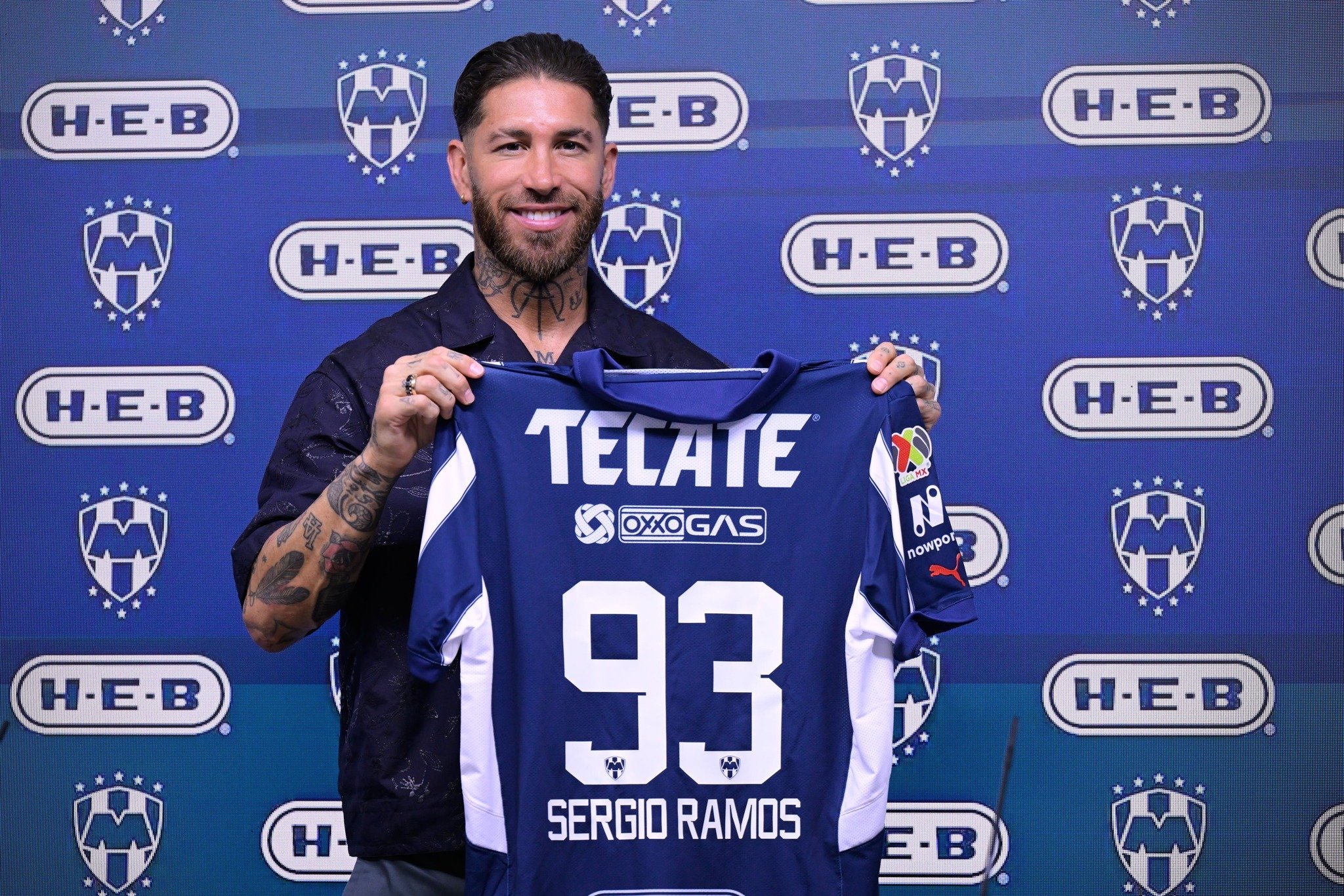 Fútbol: Sergio Ramos fue presentado en el Monterrey de Demichelis